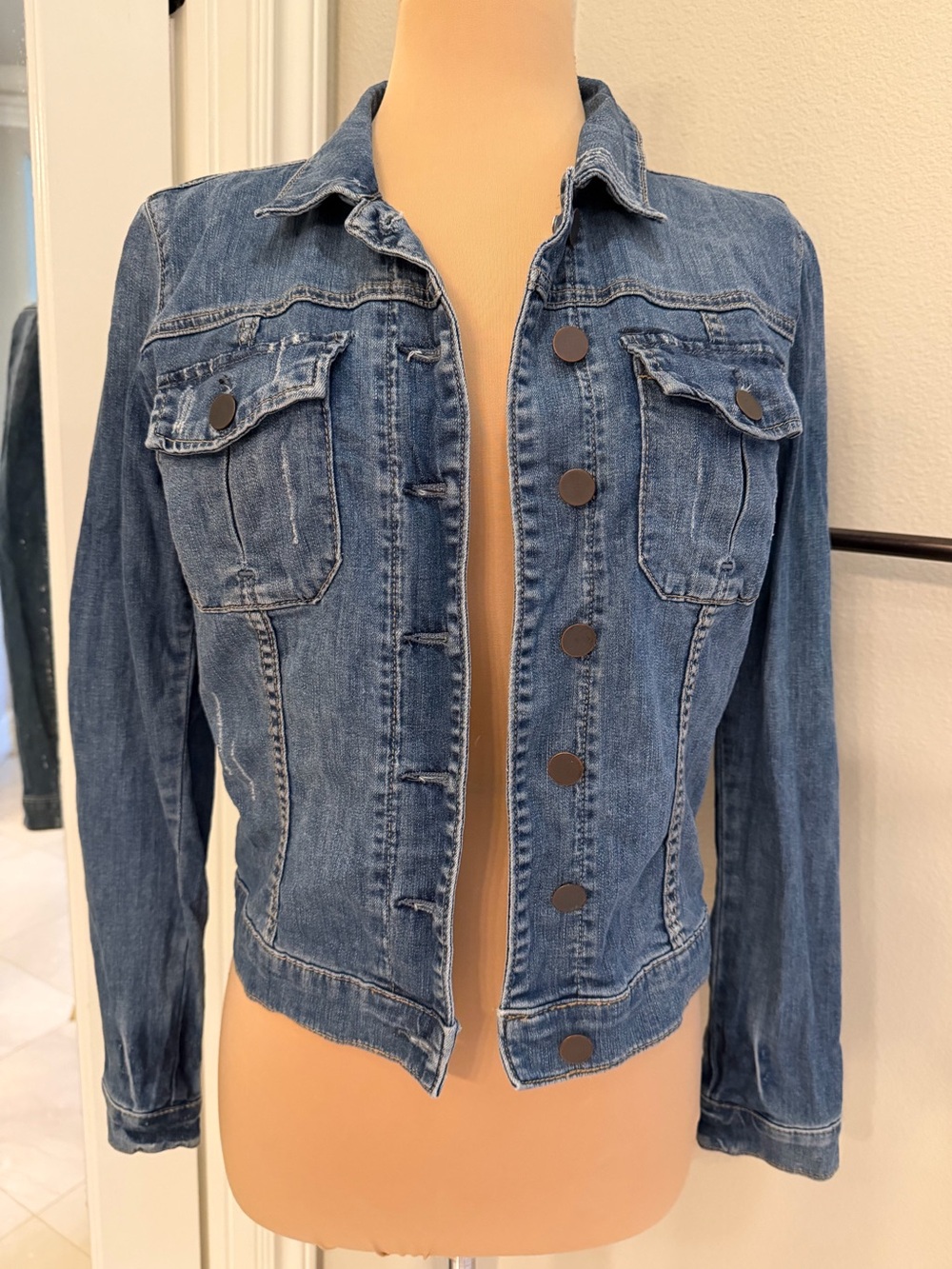 Kut from the Kloth Callie Distressed Stretch Denim Jacket Blue M